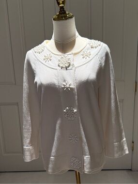 Jones New York Signature White Embellished Cardigan Sweater Medium Floral Button